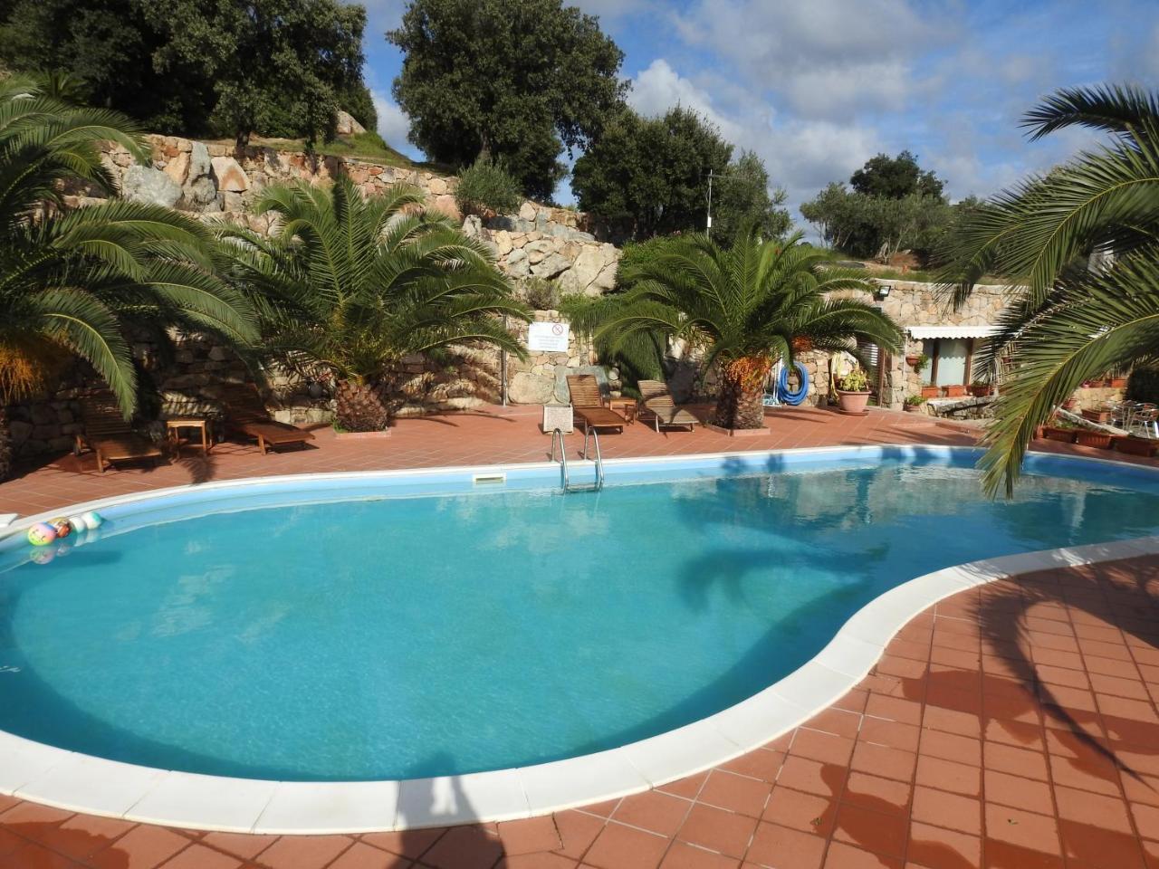 Residence Villa Smeralda Telti Exterior foto